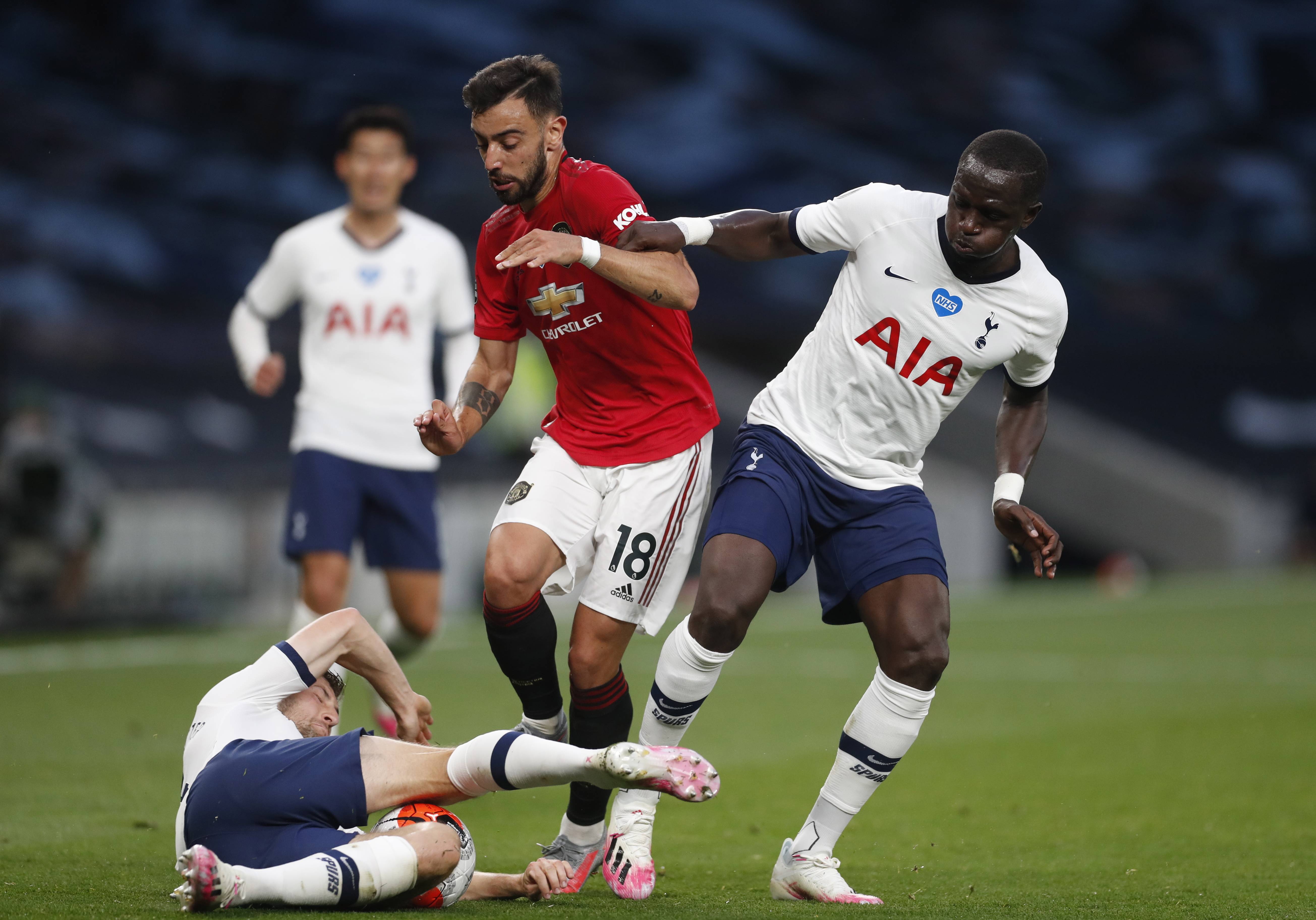 她便投入了 她便投入了